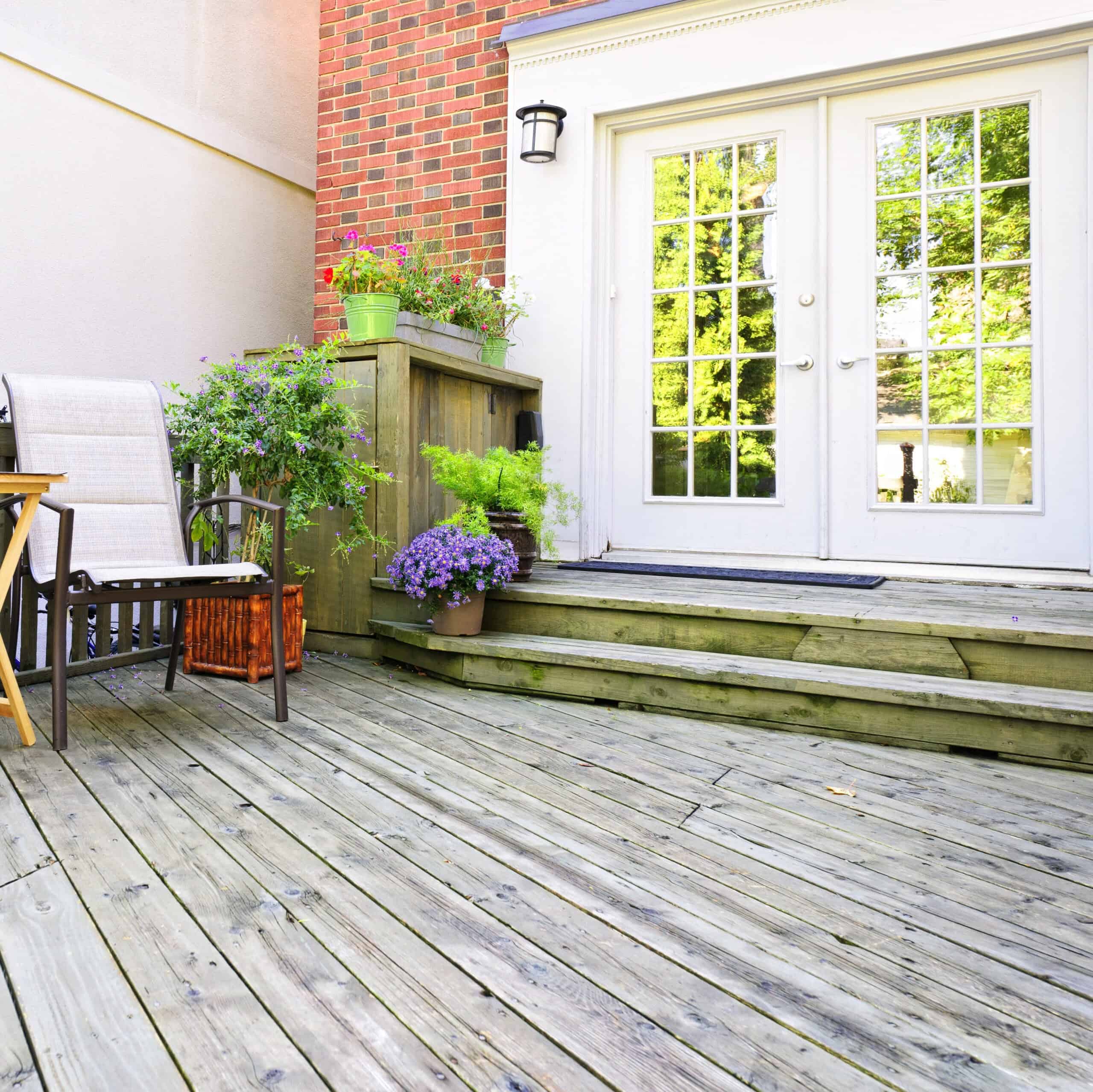 Will an Outdoor Rug Damage a Wood Deck?