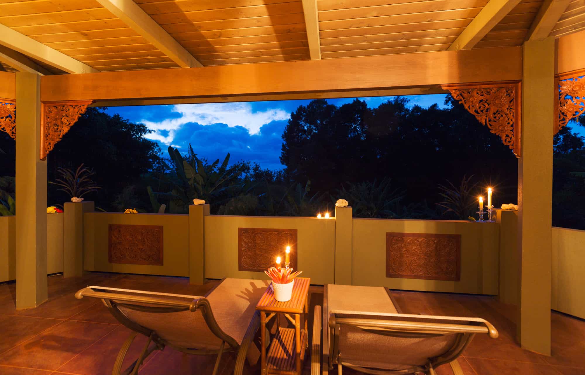 9 Beautiful Lighting Ideas For Your Covered Patio