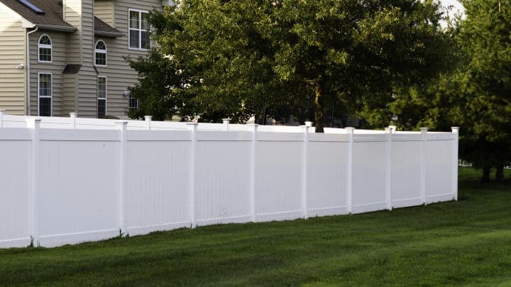 How Much Value Does a Vinyl Fence Add to Your Home?